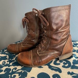 Size 8 Leather Steve Madden “Troopa” Boots